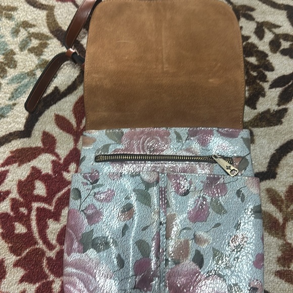 Patricia Nash NWOT Crackled Rose Garden Collection Crossbody. - Picture 3 of 8